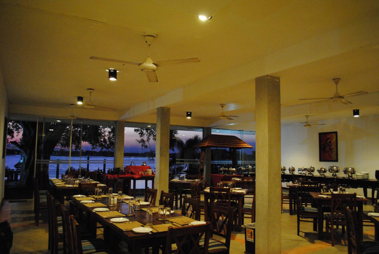 Lake Wind Hotel Tissamaharama Exterior foto